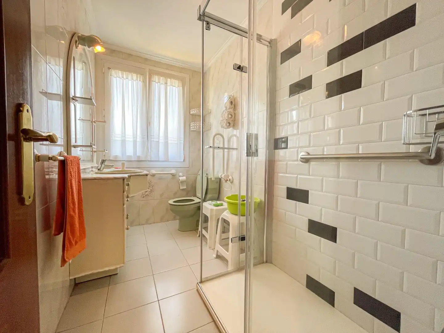 Bathroom of Houses for sale in Abanto y Ciérvana-Abanto Zierbena  with Heating, Private garden and Storage room