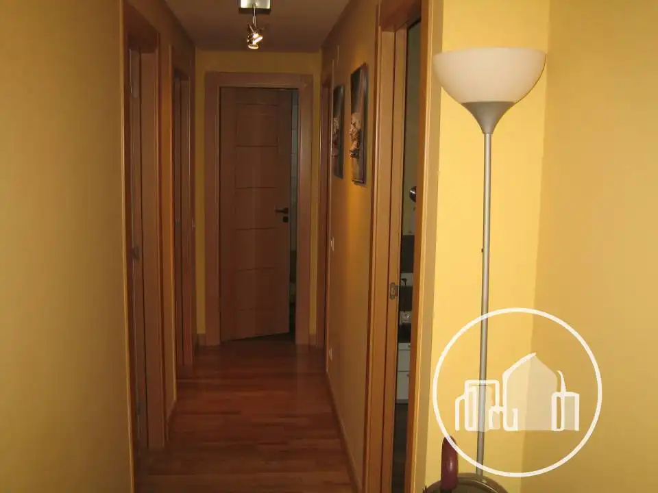 Piso en venta en Villarcayo de Merindad de Castilla la Vieja con Calefacción, Trastero y Amueblado