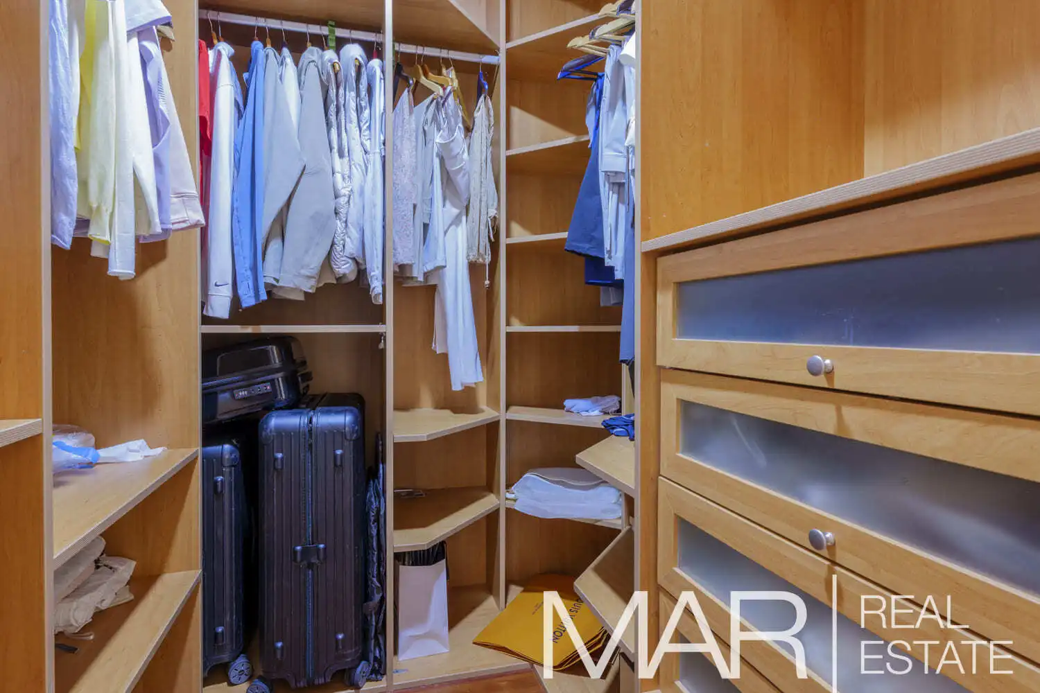 Flat for sale in Calle Nogales, Acacias