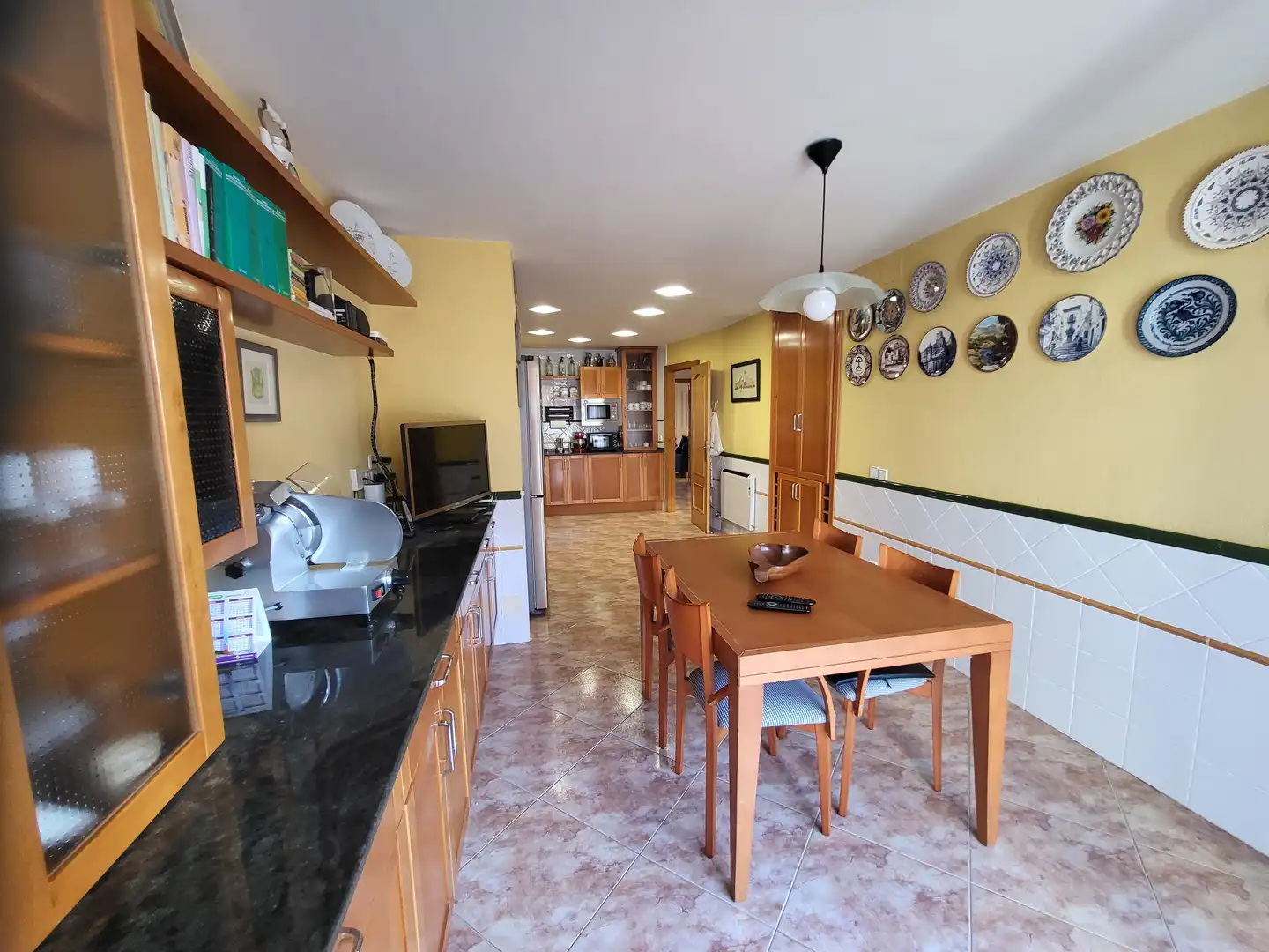 Cocina de Casa o chalet en venta en Pineda de Mar con Aire acondicionado, Calefacción y Terraza