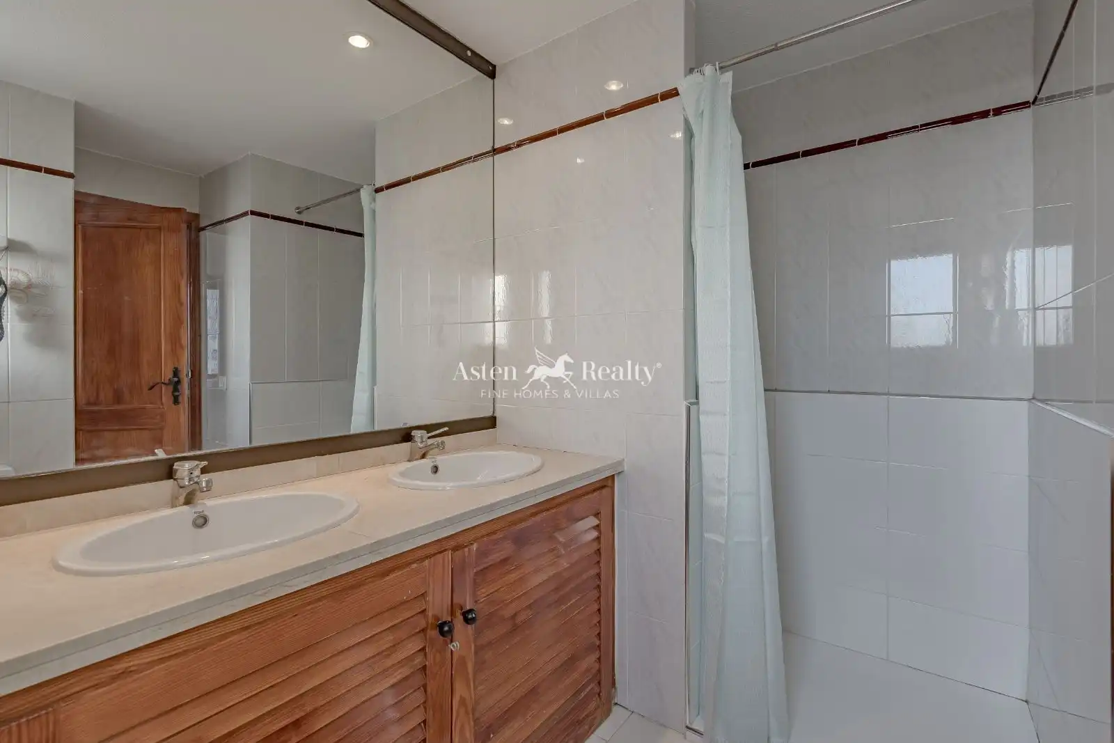 Badezimmer von Wohnungen zum Verkauf in Adeje mit Klimaanlage, Terrasse und Abstellraum