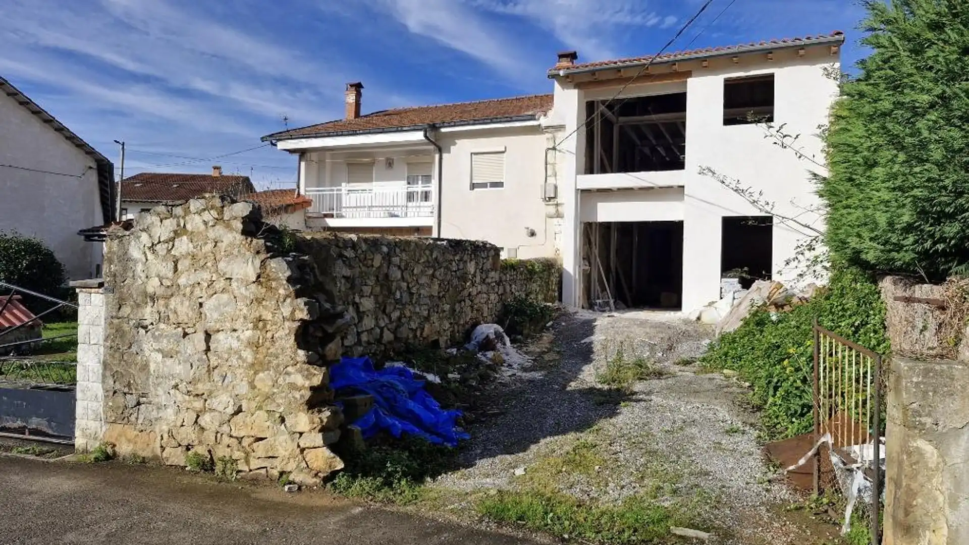 Houses for sale in San Felices de Buelna  with Balcony