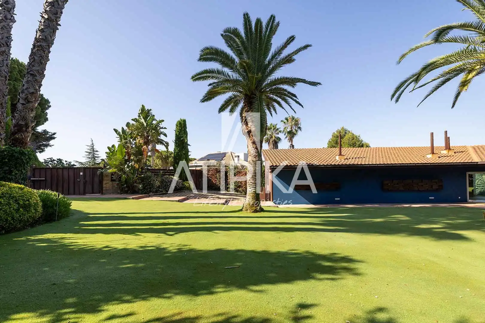 House with pool for sale in Supermaresme