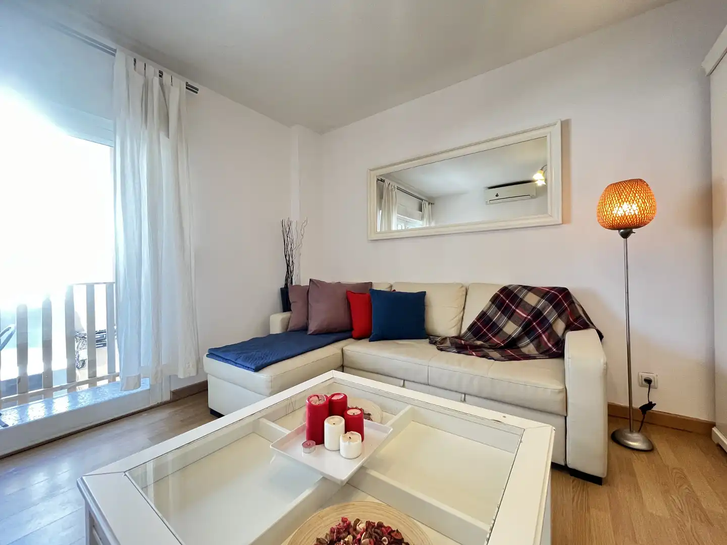 Sala de estar de Piso de alquiler en Madrid con Aire acondicionado, Terraza y Amueblado