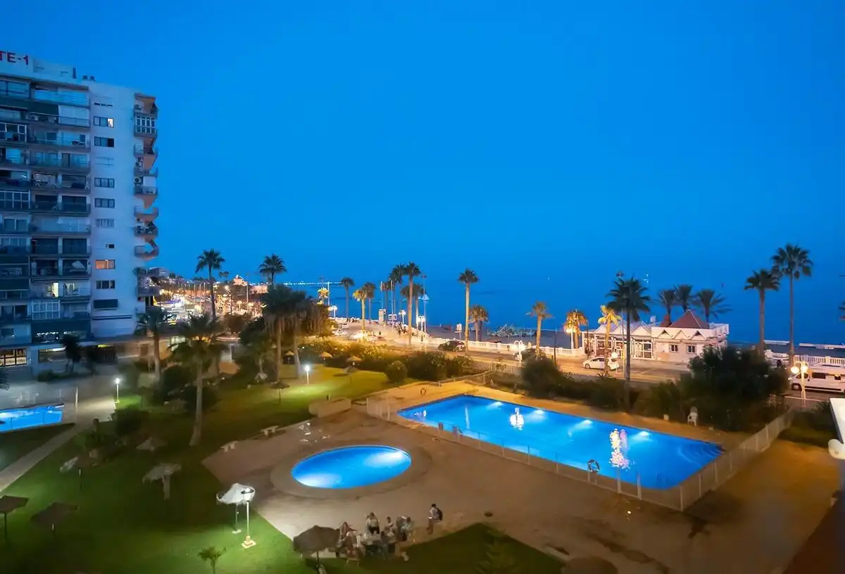 Piscina de Estudi en venda en Benalmádena amb Aire condicionat, Terrassa i Moblat