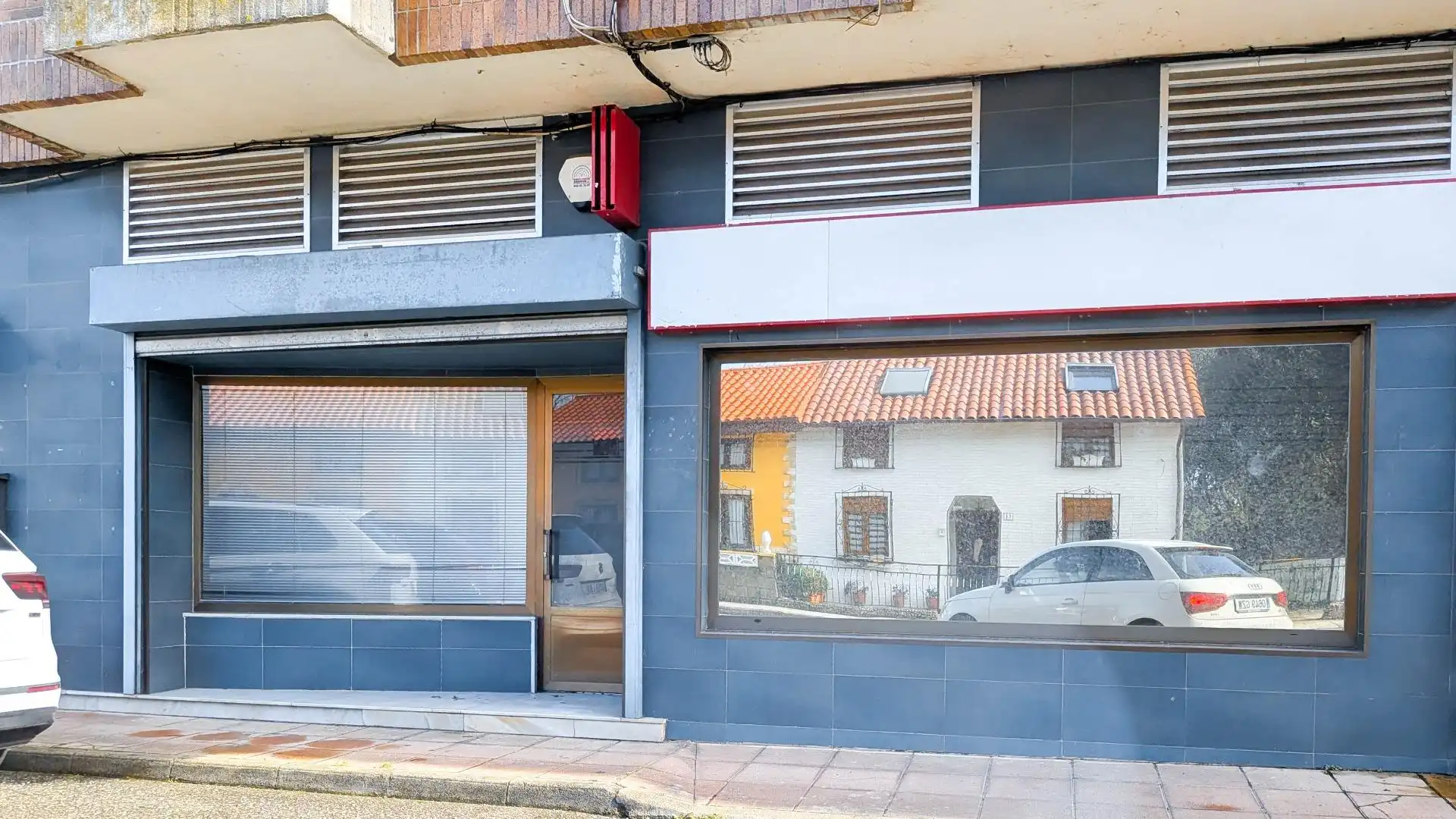 Vista exterior de Oficina en venta en Reocín