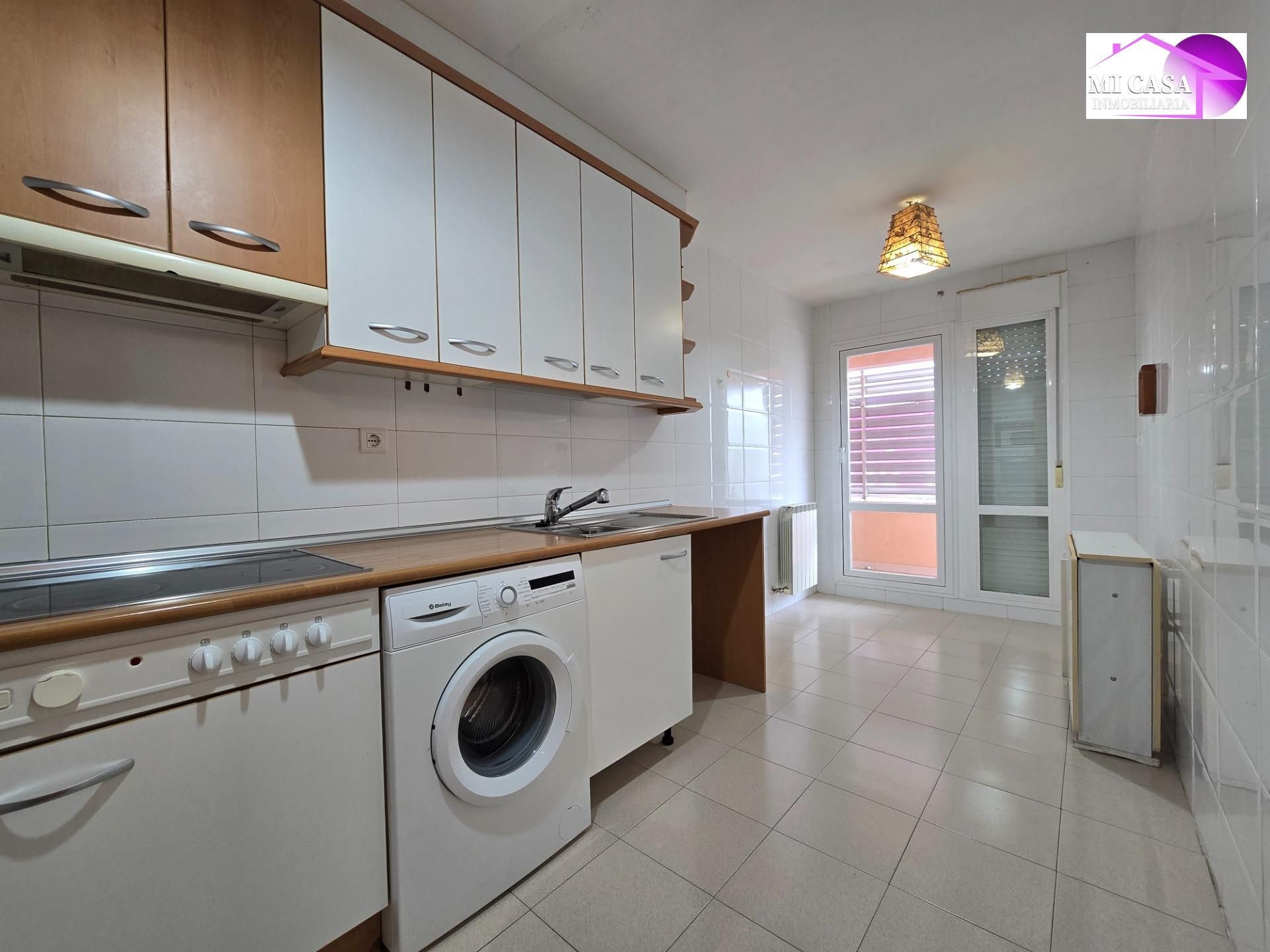Kitchen of Flat for sale in Calatayud  with Heating, Parquet flooring and Terrace