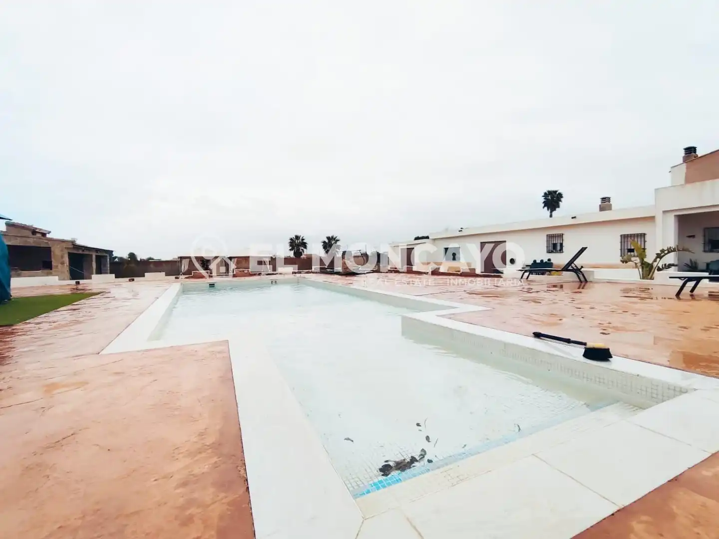 Swimming pool of Houses for sale in Daya Nueva  with Air Conditioner, Heating and Private garden