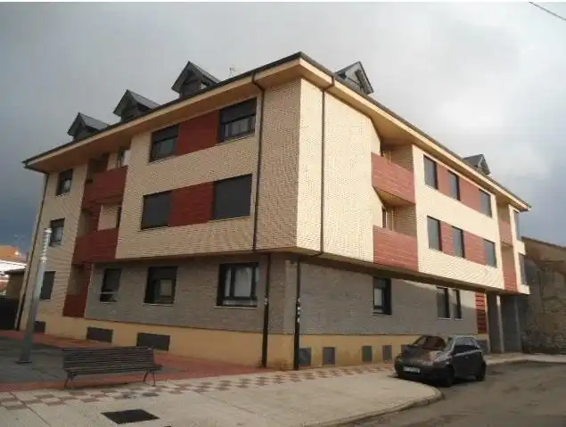 Duplex with lift for sale in Villaquilambre, imagen 2