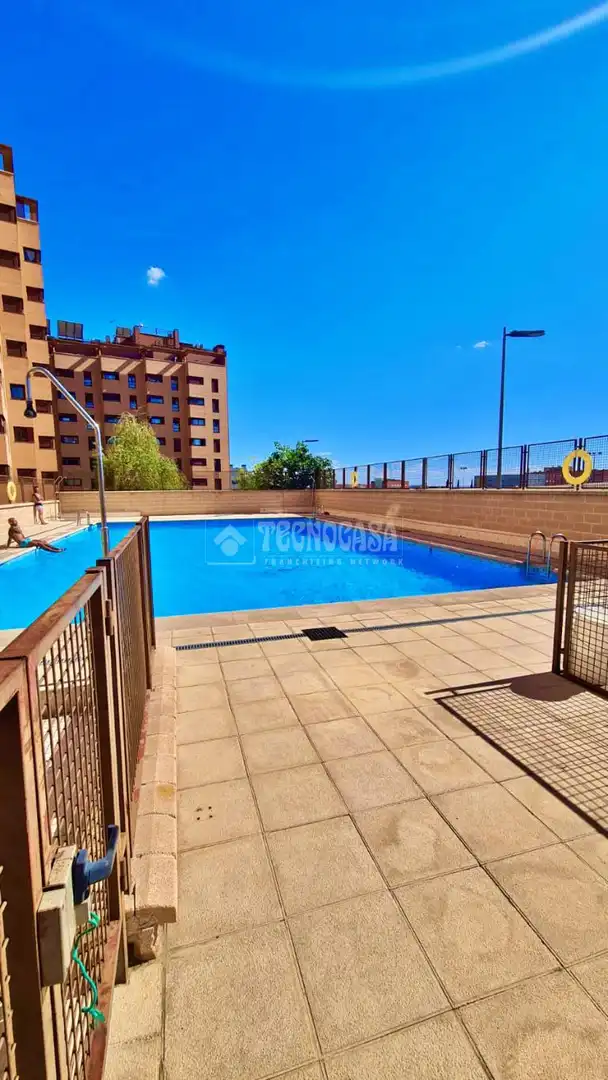 Piscina de Piso en venta en Madrid con Aire acondicionado, Calefacción y Piscina comunitaria