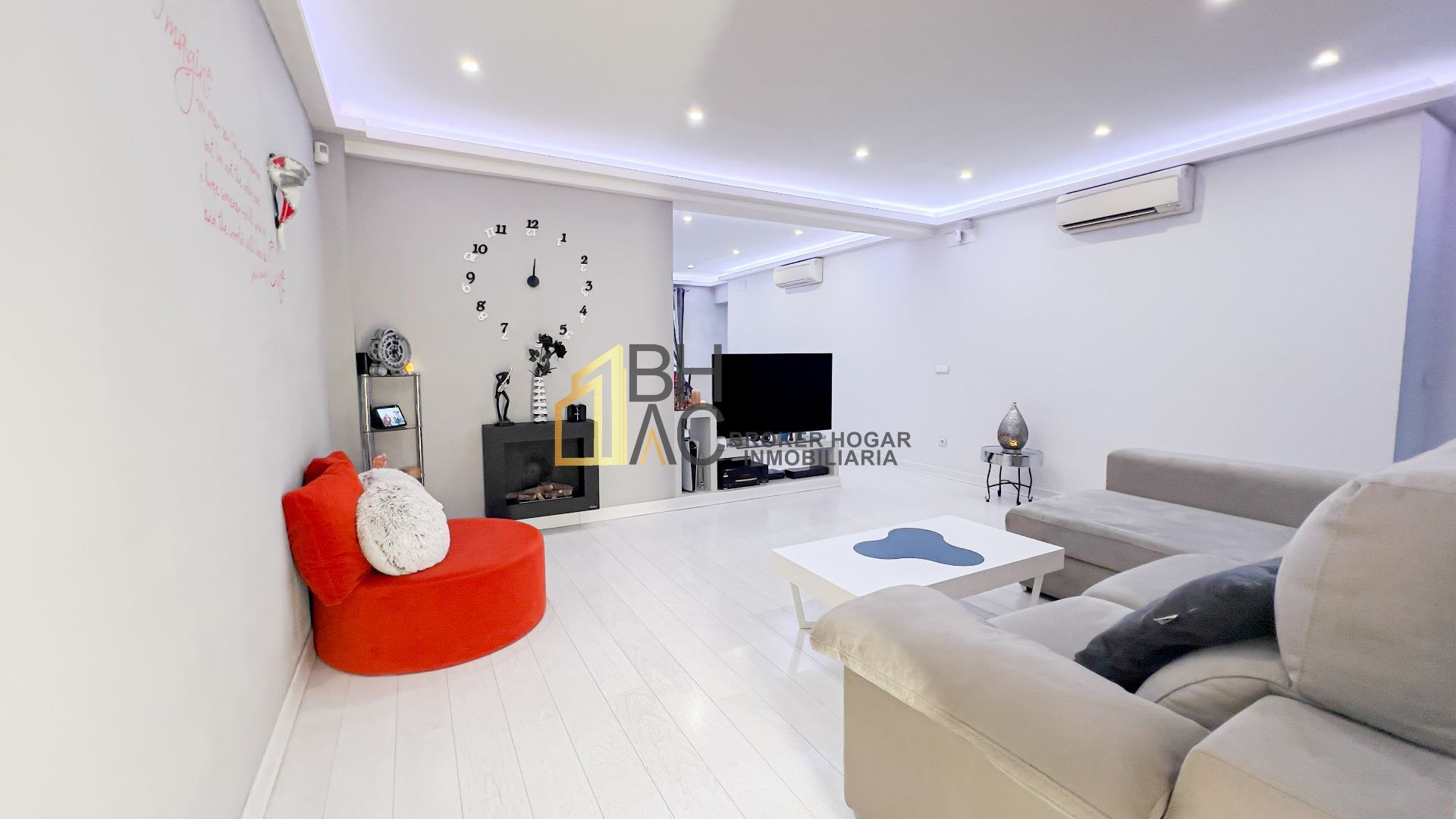 Living room of Flat for sale in  Madrid Capital  with Air Conditioner, Heating and Home automation
