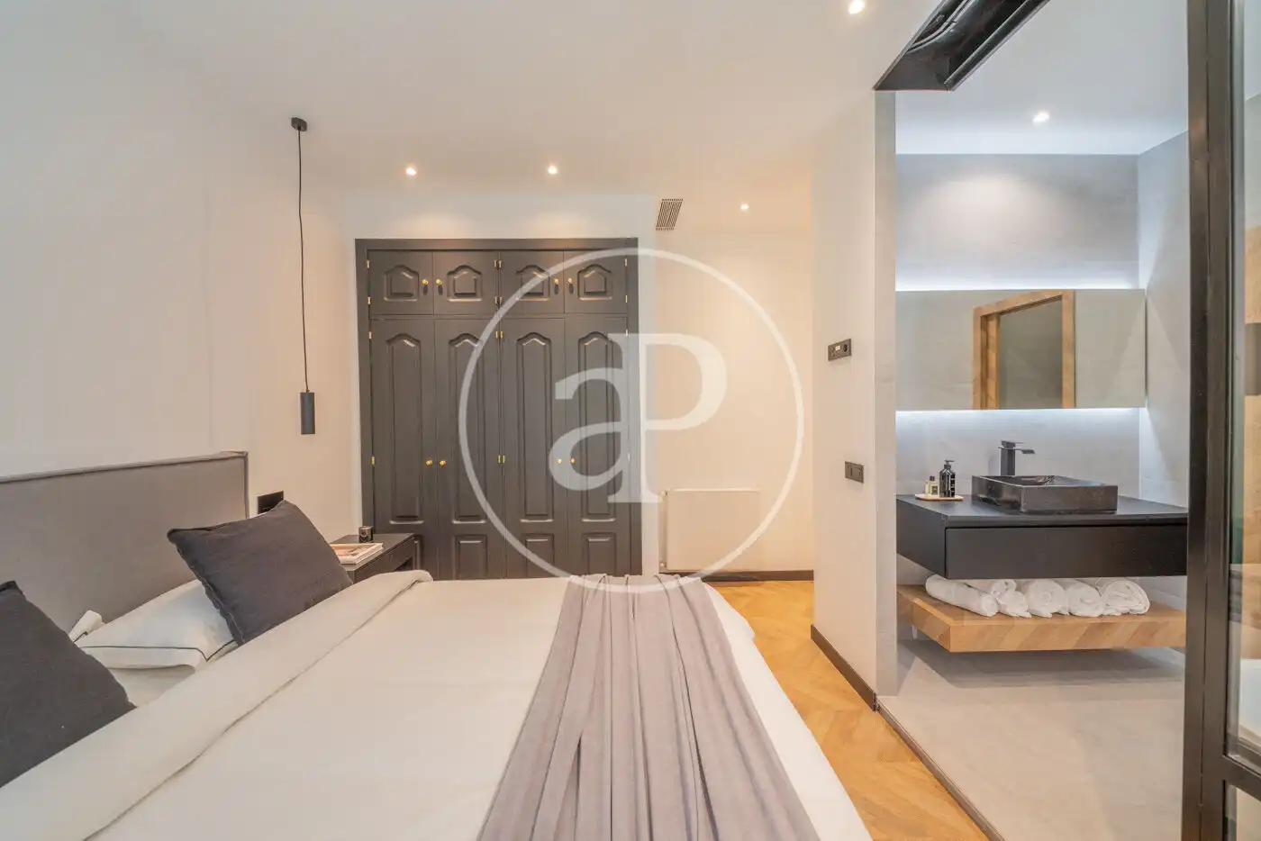 Bedroom of Flat for sale in Madrid  with Air Conditioner, Heating and Storage room