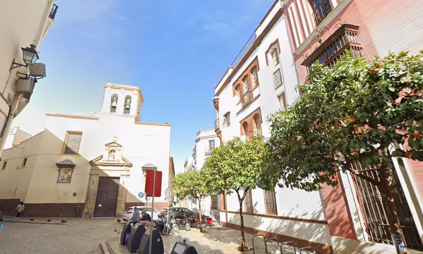Exterior view of House or chalet for sale in  Sevilla Capital  with Air Conditioner, Terrace and Storage room