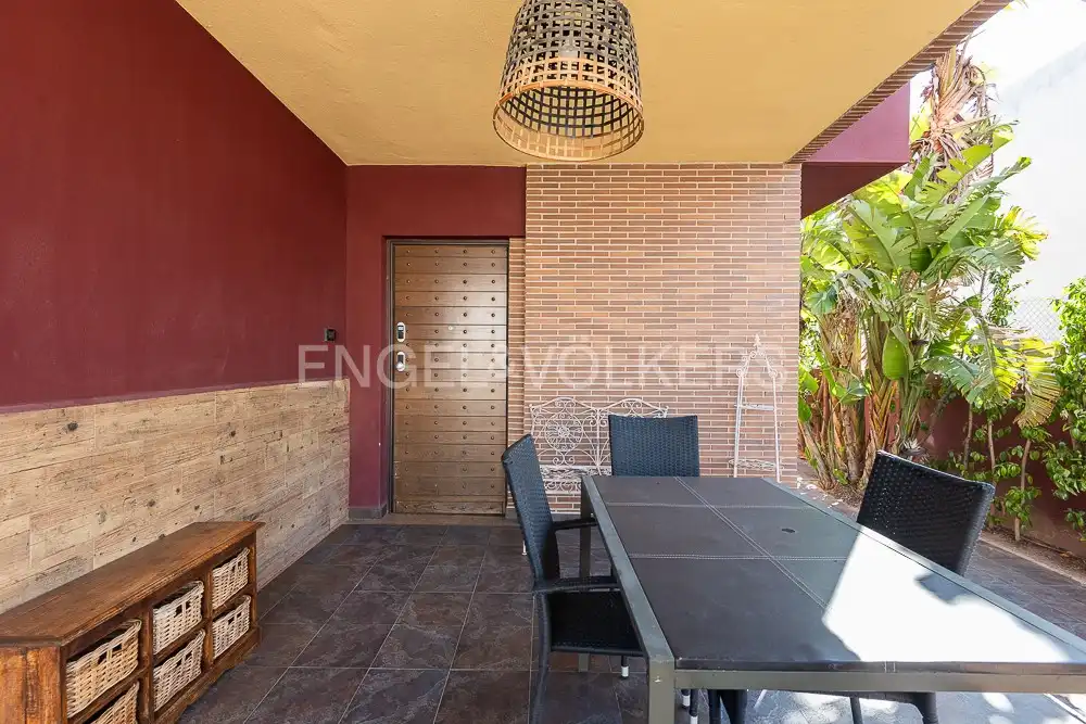 Terrace of Houses for rent in Paterna  with Air Conditioner, Heating and Private garden