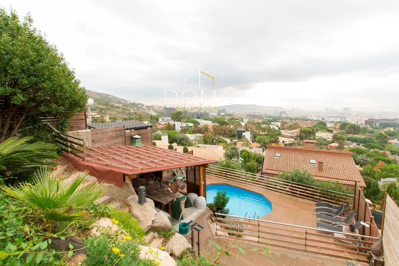 Vista exterior de Casa adosada en venta en Esplugues de Llobregat con Aire acondicionado, Calefacción y Terraza