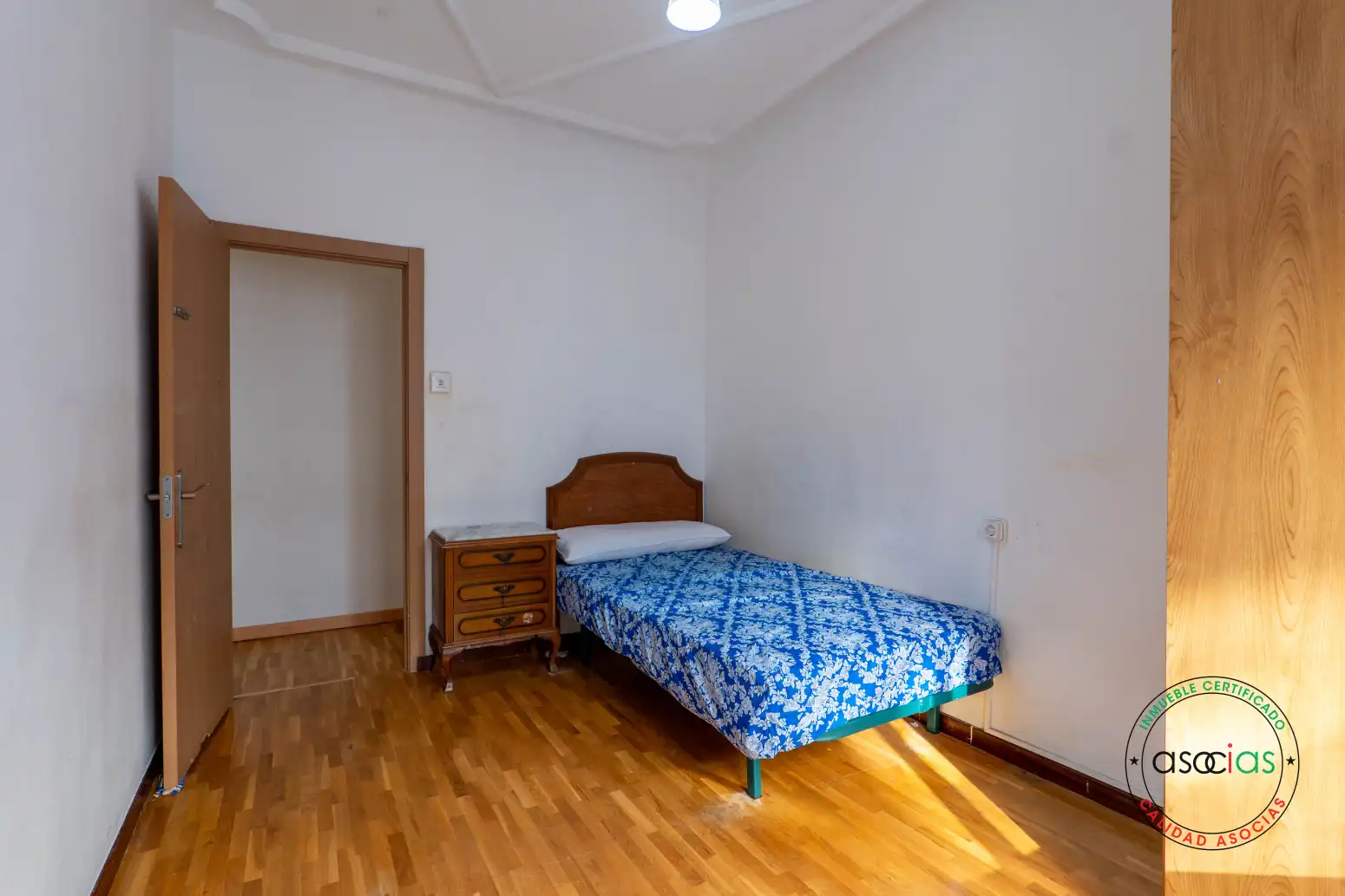 Dormitori de Pis en venda en Gijón  amb Calefacció i Parquet