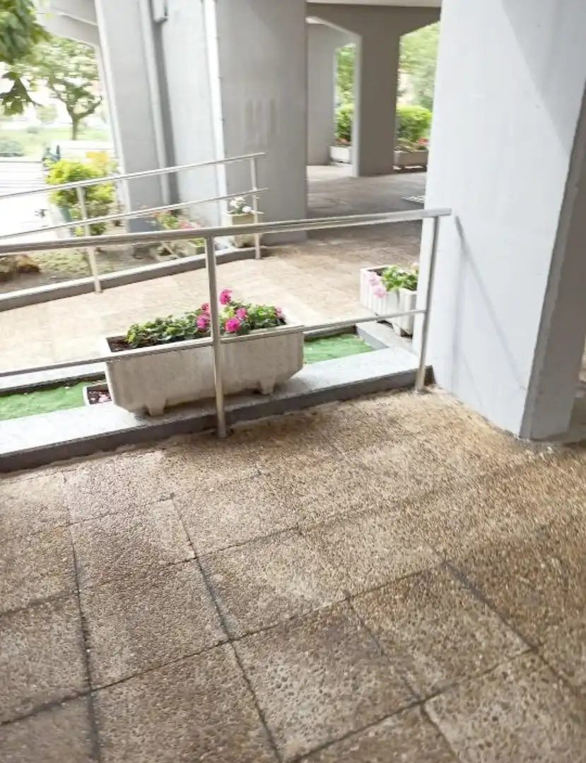 Jardí de Pis en venda en Oviedo  amb Calefacció