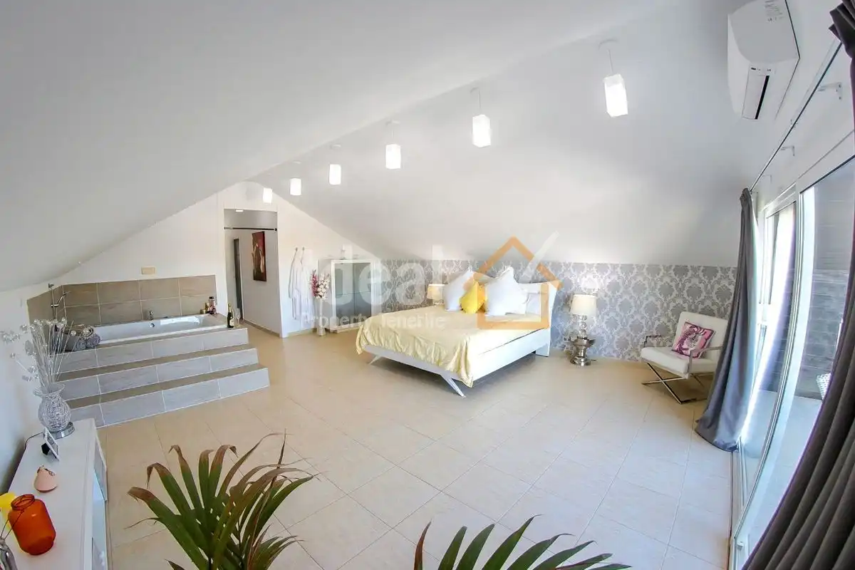 Houses for sale in El Salto