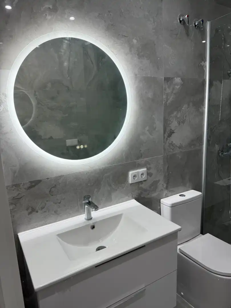 Baño de Piso en venta en Benidorm con Aire acondicionado, Calefacción y Jardín privado