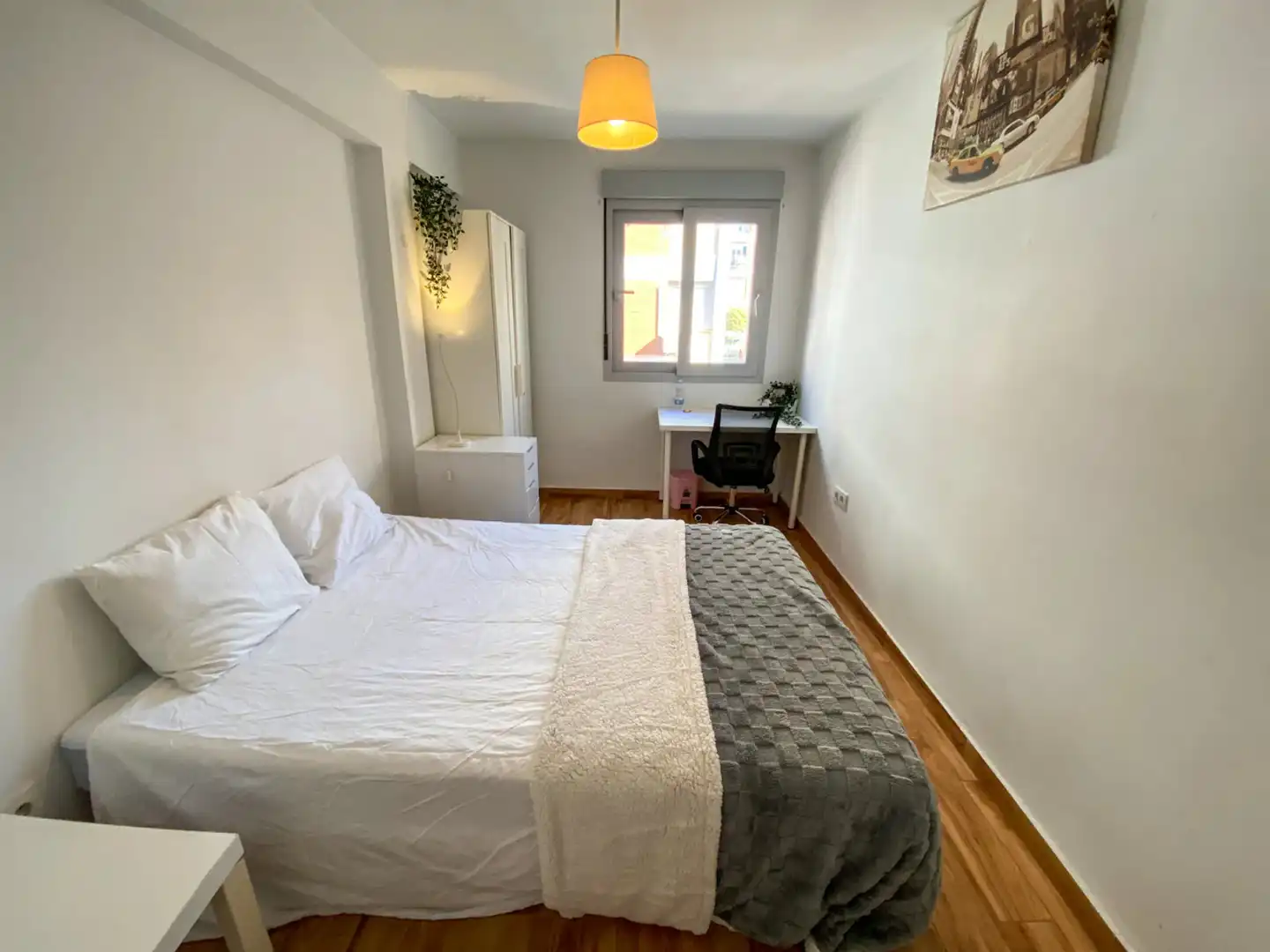 Schlafzimmer von Wohnung zur untervermieten in Triana