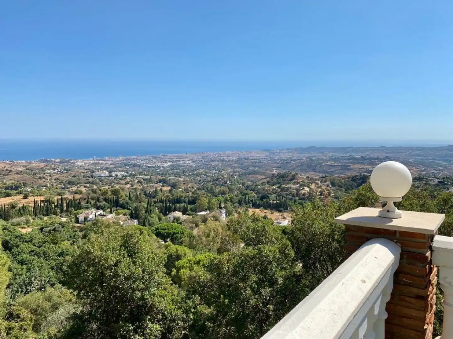 Vista exterior de Casa o xalet en venda en Mijas amb Piscina