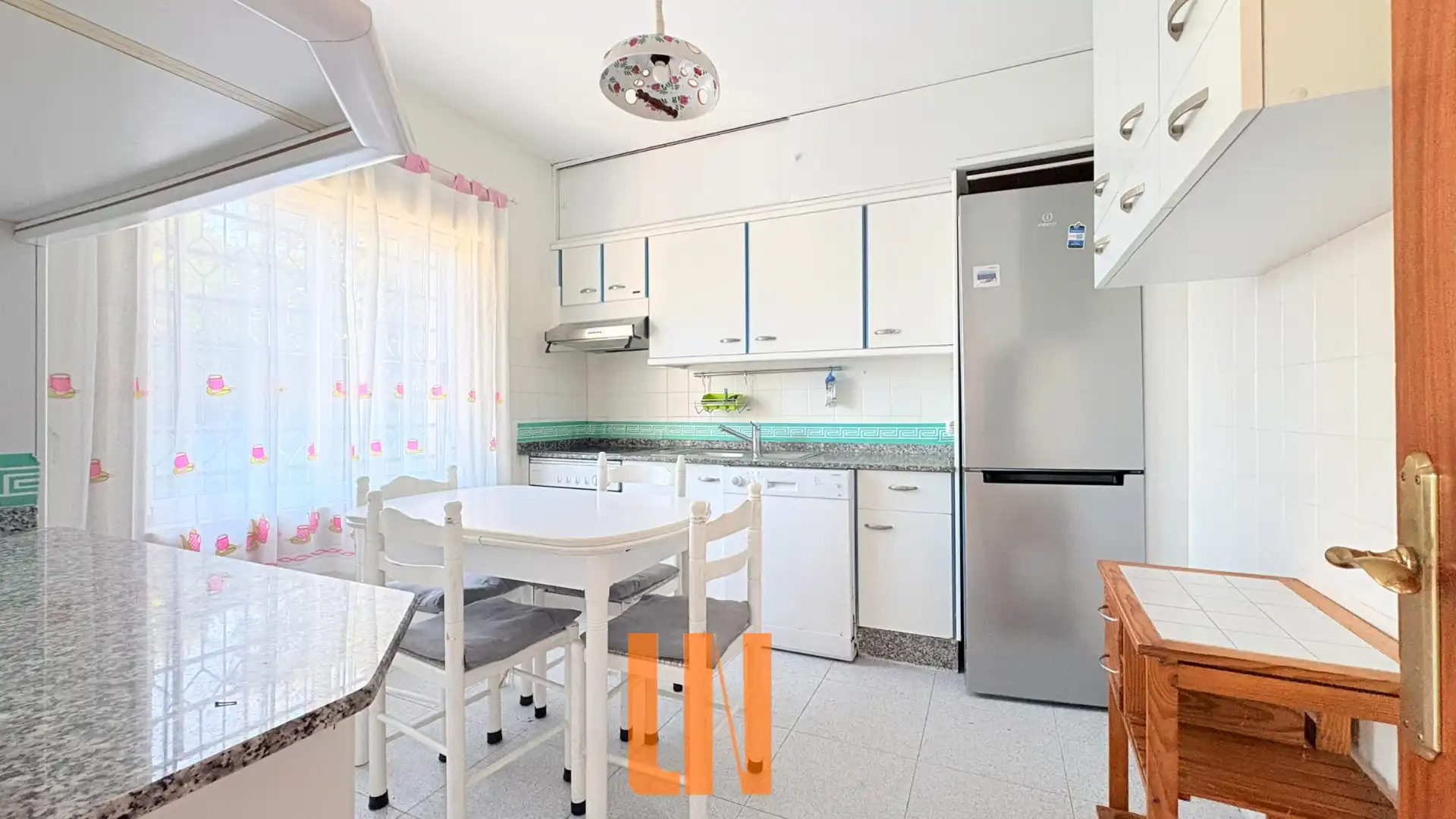 Kitchen of Houses for sale in Oseiro
