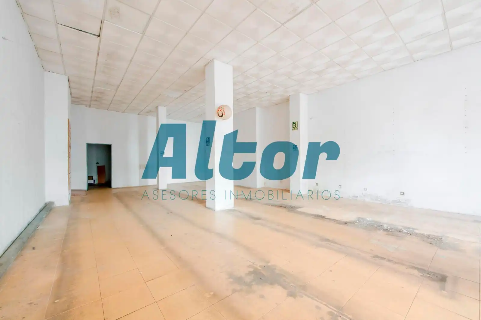 Local comercial en venda a FUENTE CISNEROS 62, imagen 6