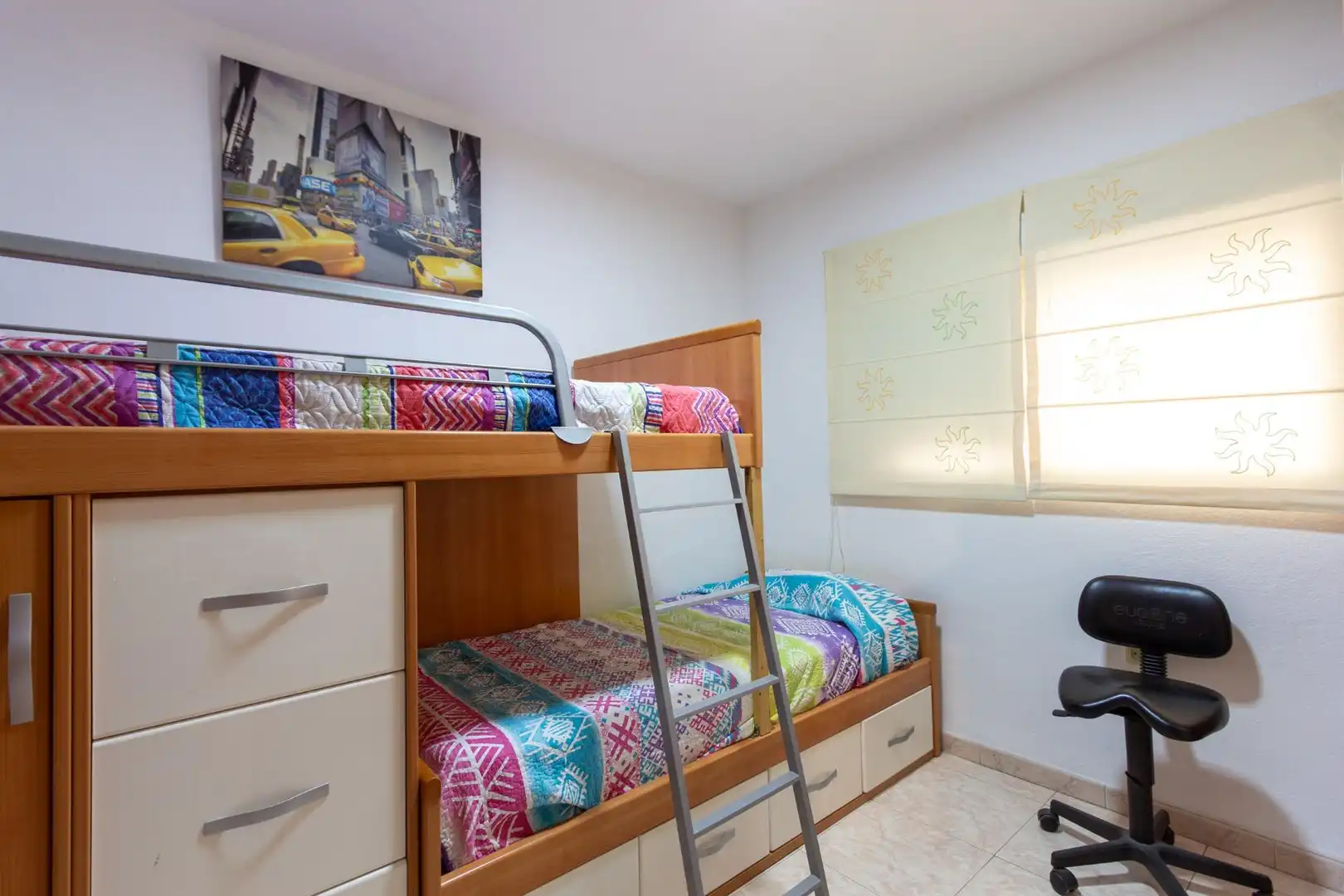 Dormitori de Pis en venda en Granada amb Aire condicionat i Terrassa