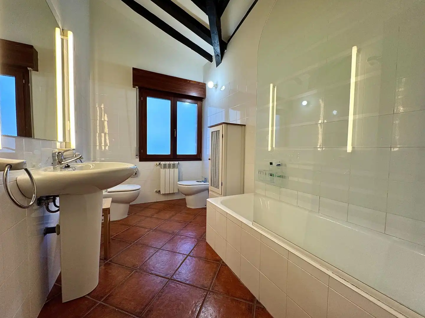 Baño de Casa o chalet en venta en Comillas (Cantabria) con Alarma