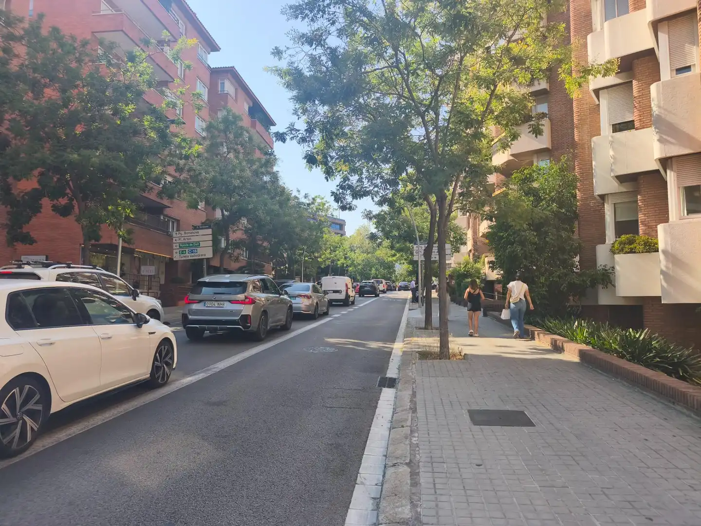 Vista exterior de Planta baixa en venda en L'Hospitalet de Llobregat