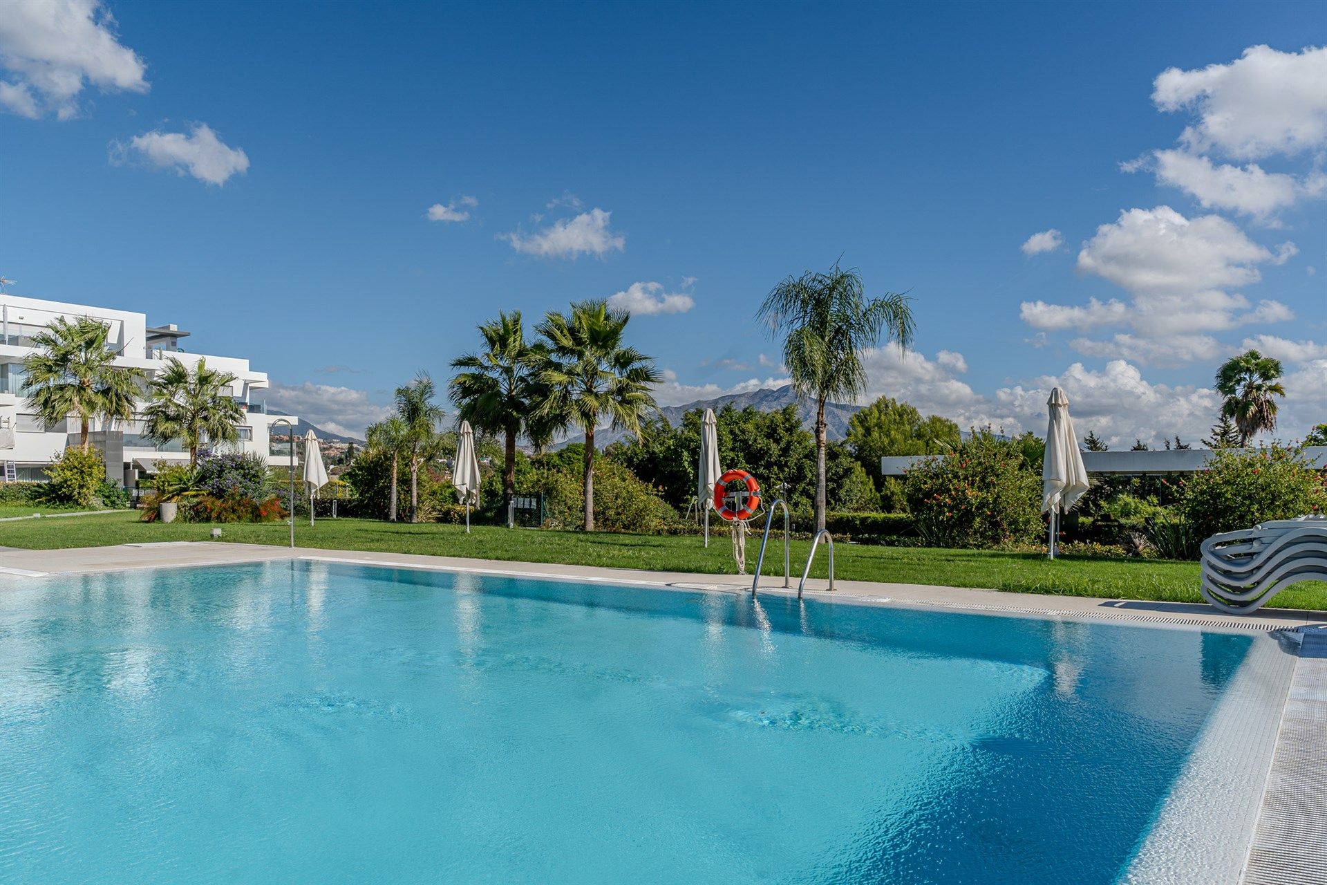 Piscina de Apartament en venda en Estepona