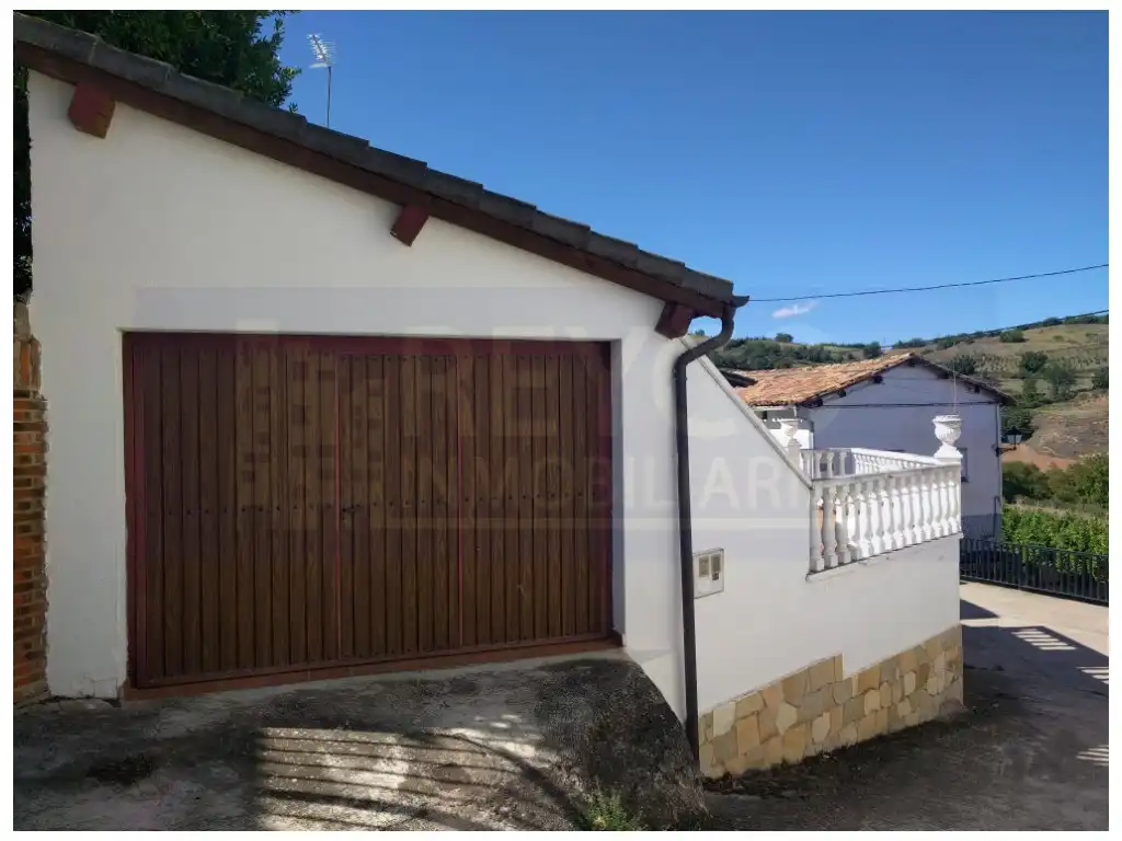 Vista exterior de Casa o chalet en venta en Villaverde de Rioja con Jardín privado y Balcón