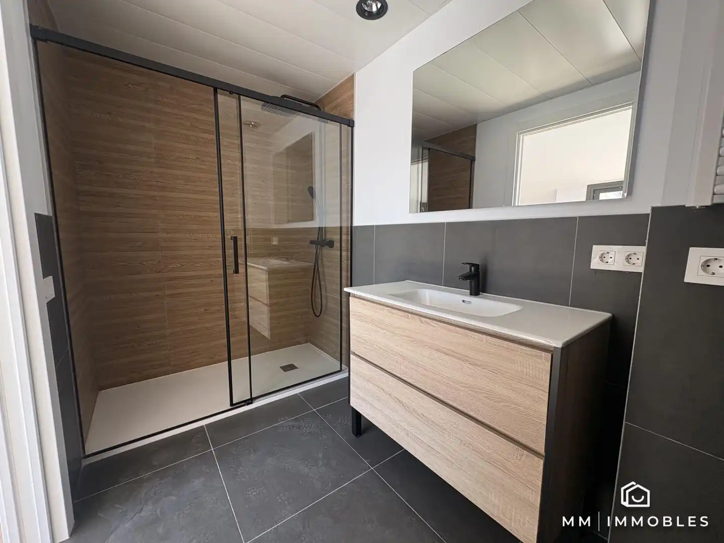 Bathroom of Attic for sale in Granollers  with Air Conditioner, Heating and Terrace