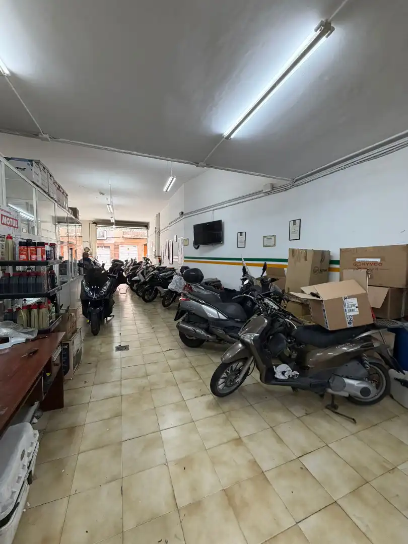 Business premises for sale in Passeig Maragall, imagen 2