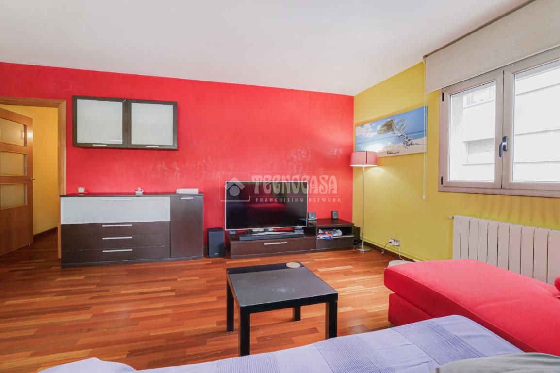 Sala d'estar de Pis en venda en L'Hospitalet de Llobregat amb Calefacció i Terrassa