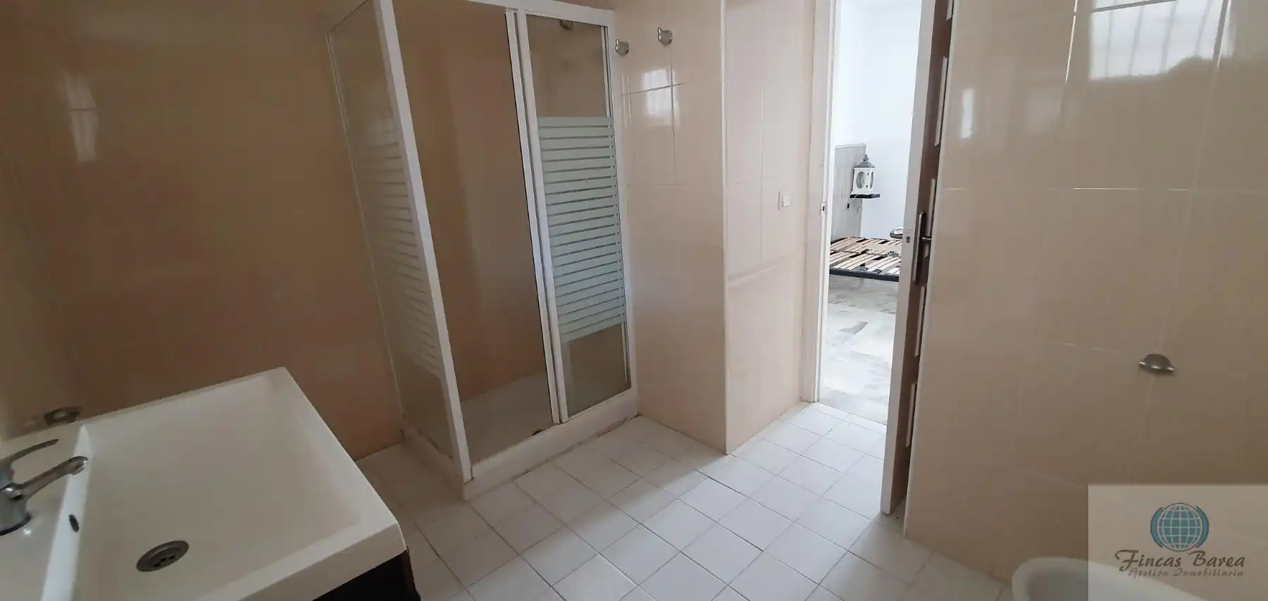 Badezimmer von Dachboden zum Verkauf in Fuengirola mit Terrasse und Gemeinschaftspool