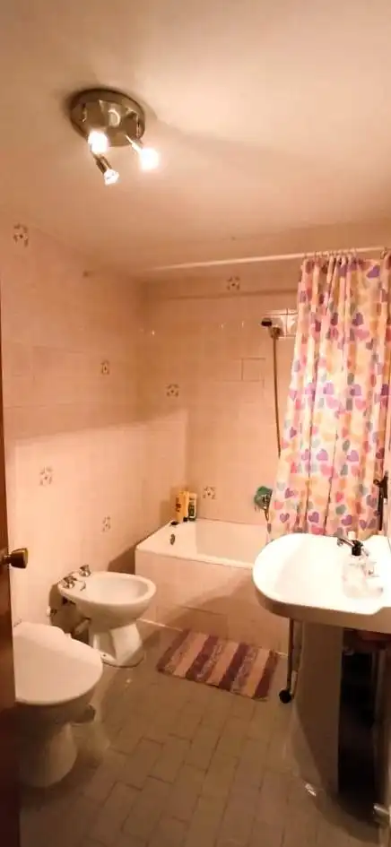 Baño de Piso de alquiler en Granada con Terraza y Amueblado