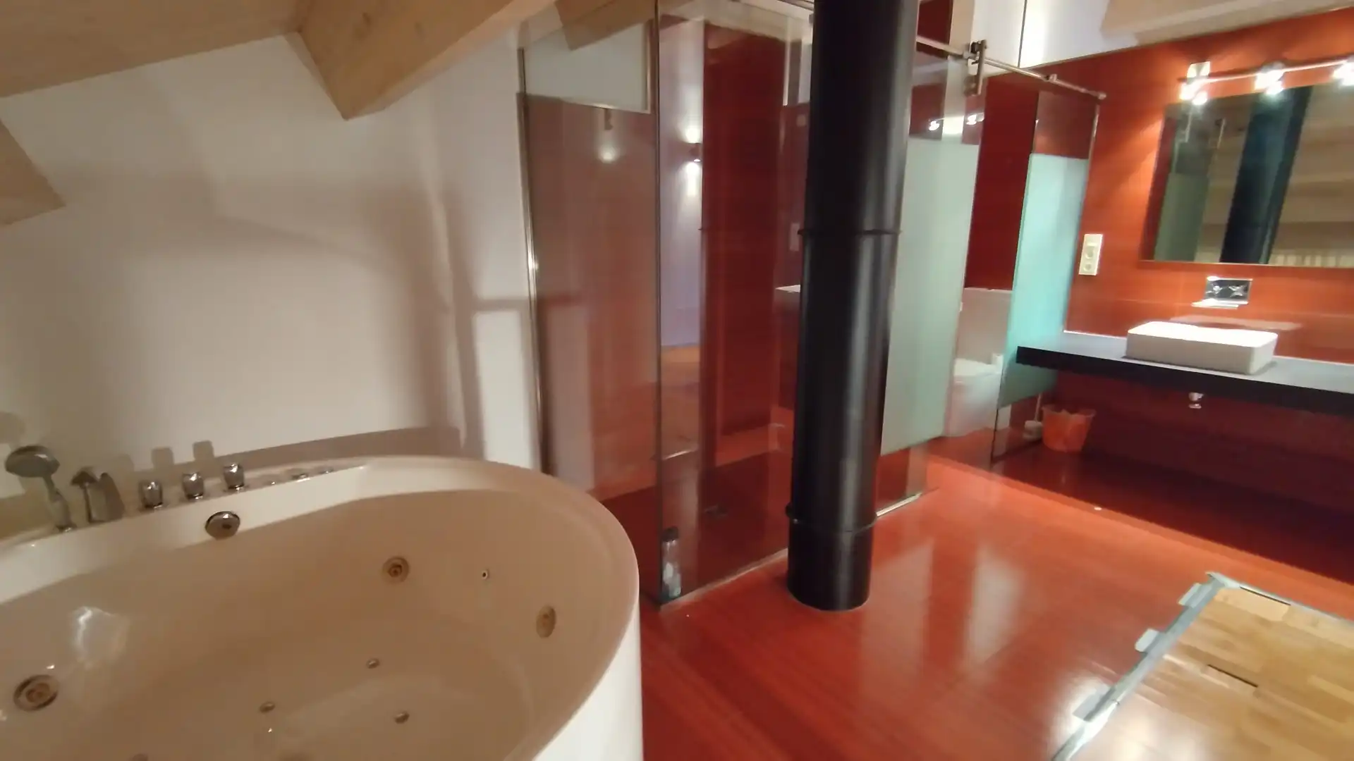 Bany de Pis en venda en Huesca amb Aire condicionat, Terrassa i Moblat