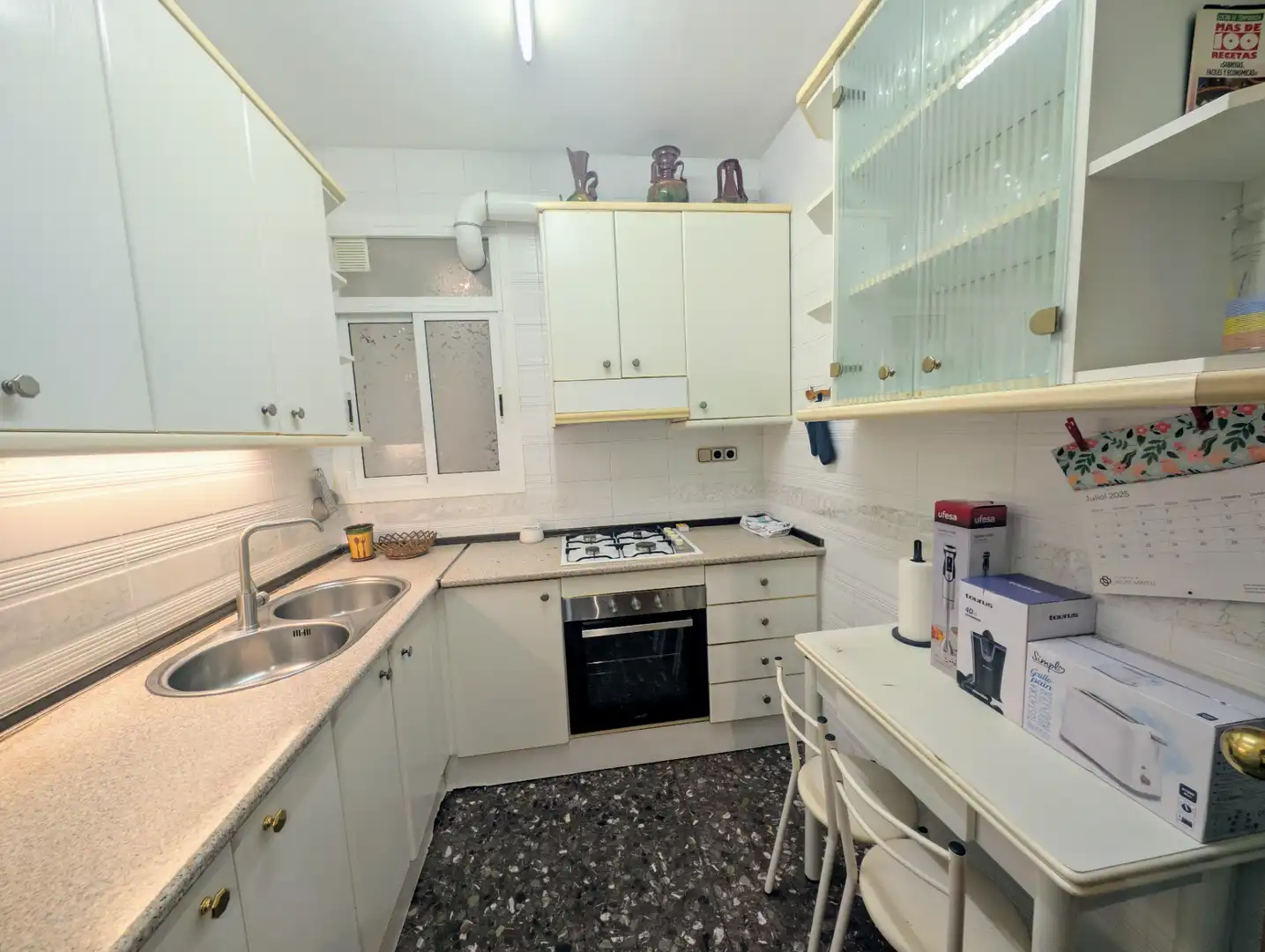 Kitchen of Flat for sale in Barcelona  with Air Conditioner, Heating and Oven