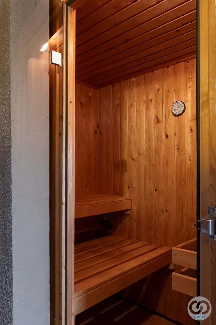 Schlafzimmer von Einfamilien-Reihenhaus zum Verkauf in Roses mit Klimaanlage, Heizung und Schwimmbad