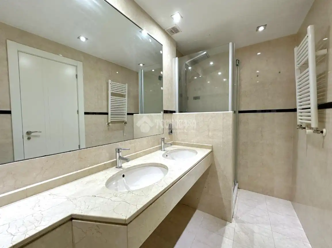 Baño de Piso en venta en Móstoles con Calefacción y Terraza