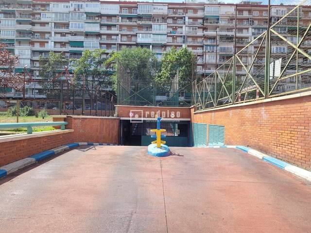 Garaje en Venta en N/A en Parque Lisboa - La Paz