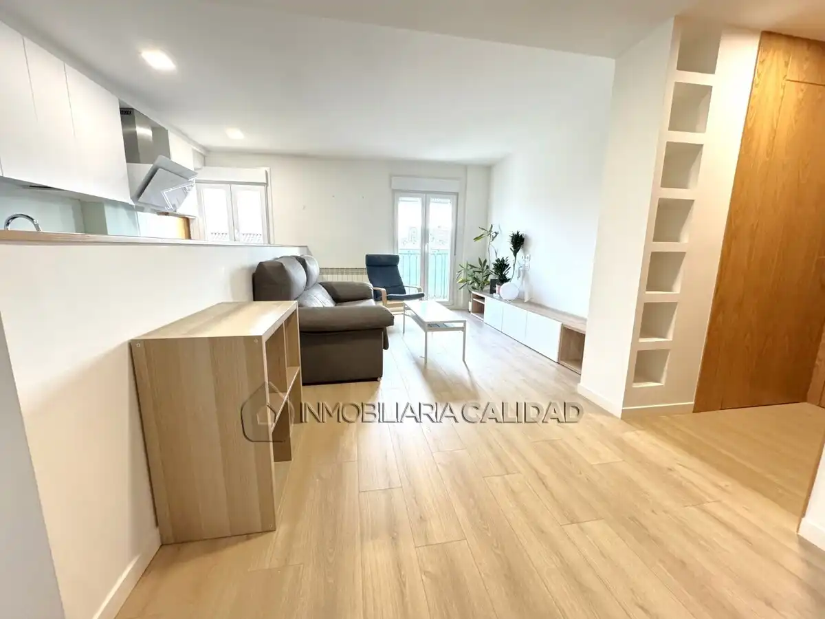 Living room of Flat for rent in Burgos  with Heating and Furnished