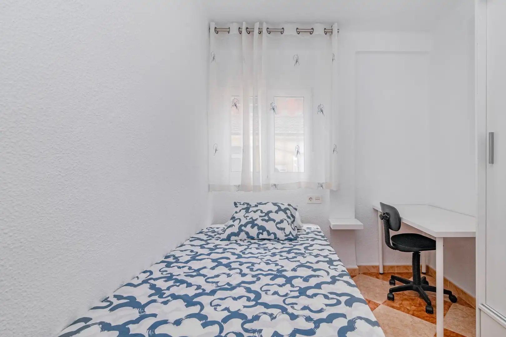 Bedroom of Flat for rent in Granada  with Furnished