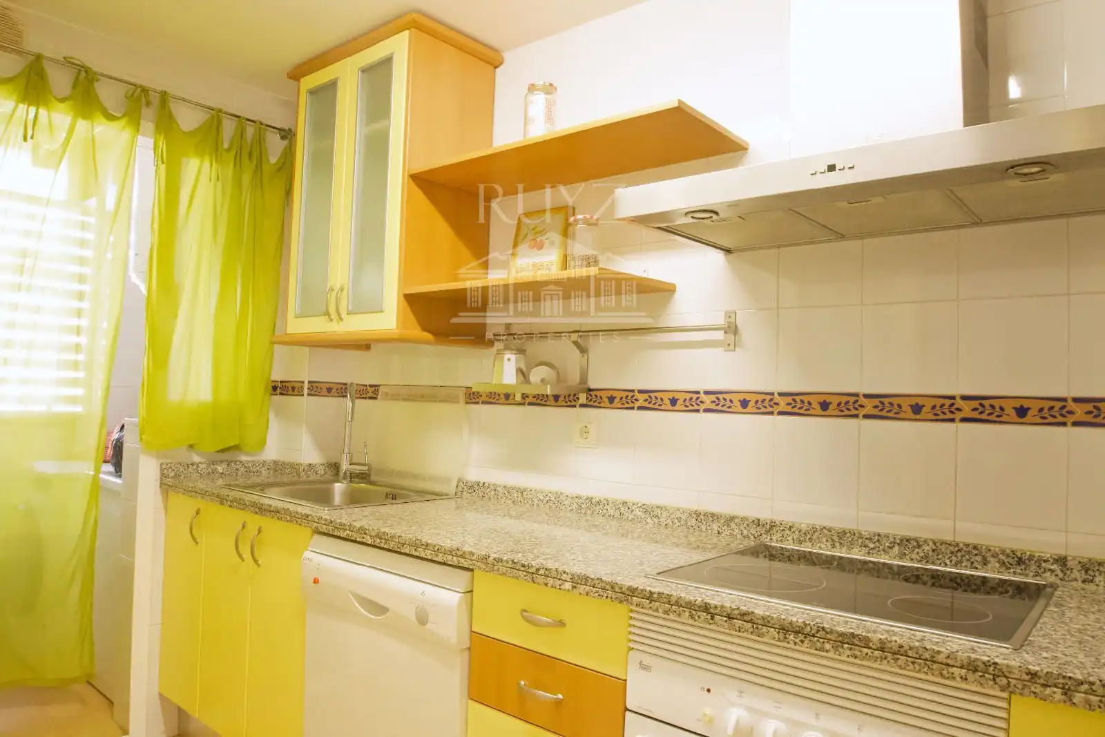 Küche von Wohnung zur Miete in Salobreña mit Terrasse, Möbliert und Waschmaschine