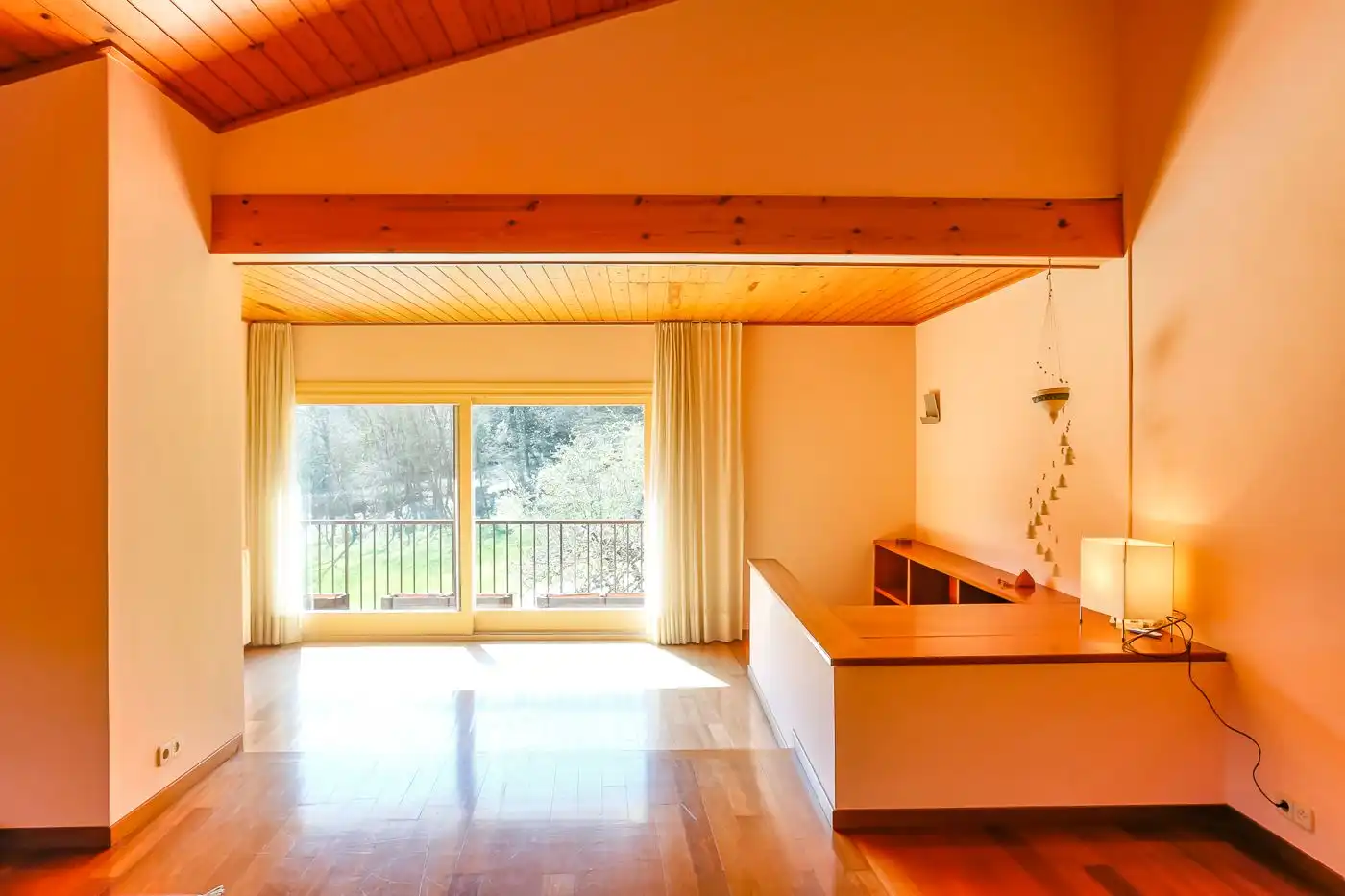 Sala de estar de Finca rústica en venta en Olot con Calefacción, Jardín privado y Terraza