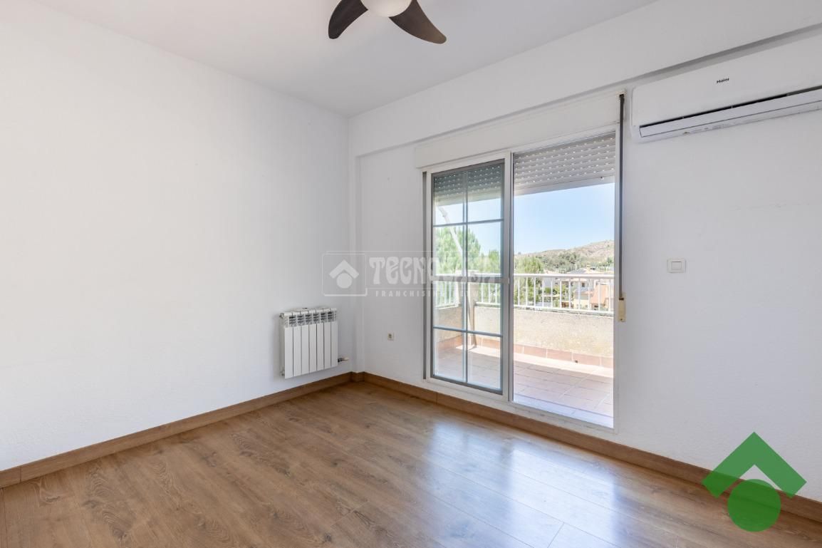 Bedroom of Flat for sale in Alfacar