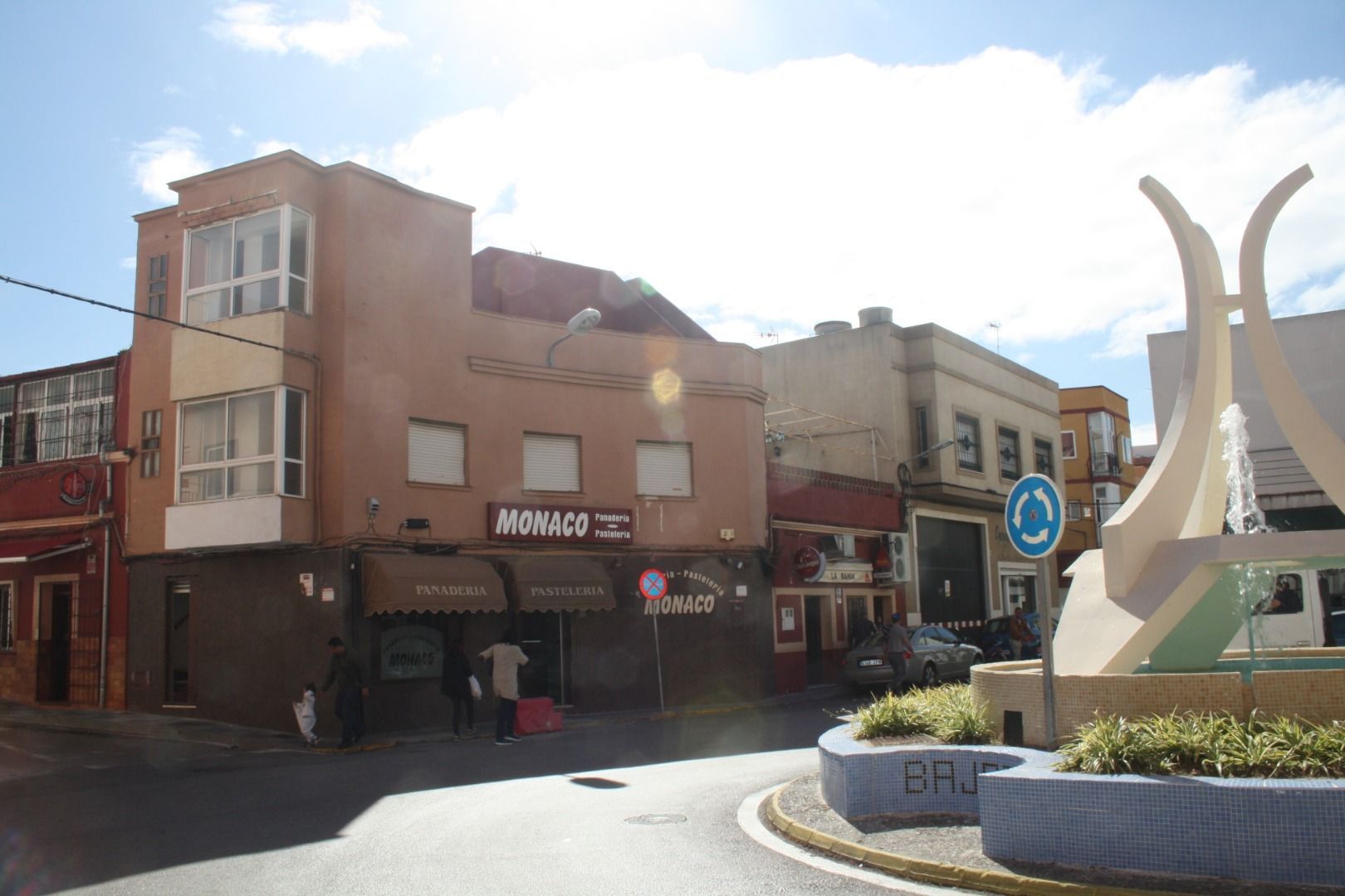 Vista exterior de Edifici en venda en Algeciras
