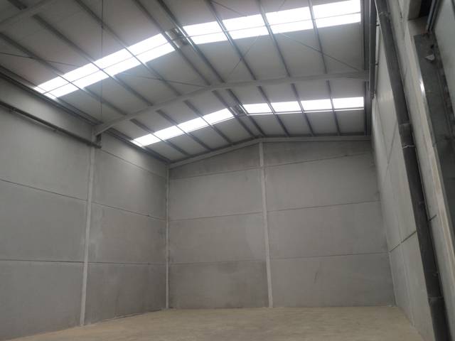 Nave industrial en Alquiler en Villafranca de Córdoba