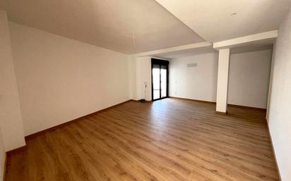 Sala d'estar de Casa adosada en venda en Consuegra amb Calefacció i Balcó
